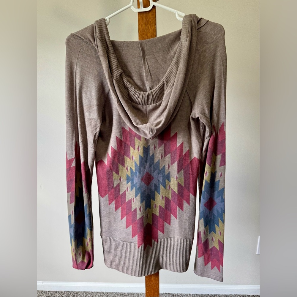 Enti Glamour V-Neck Knit Sweater in Taupe Multicolor Aztec Print Sz Small - Picture 6 of 9